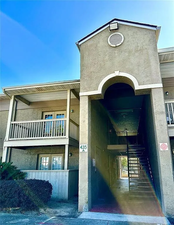 1 bed, 1.0 bath, 420 sqft, $1,100 — Photo 1