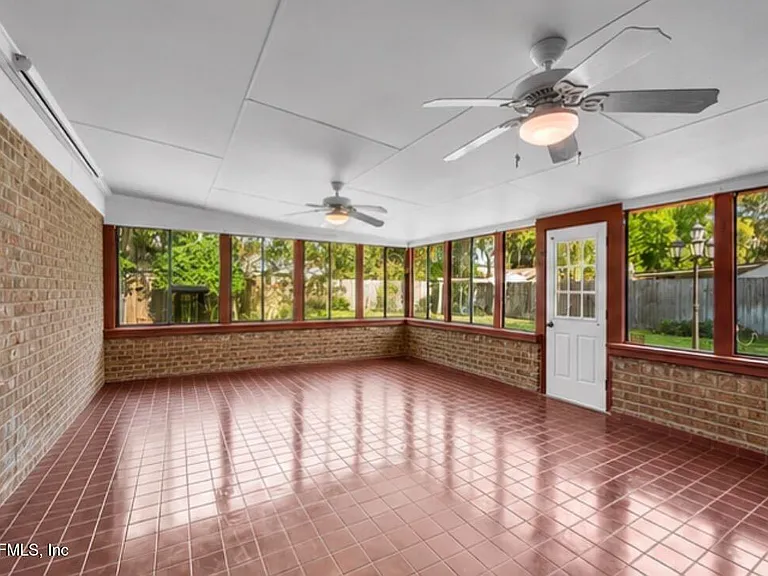 5495 Forrest Dr — Photo 10