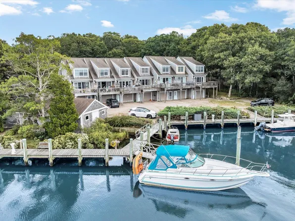 15 Childs River Road APT 5, Teaticket, MA 02536