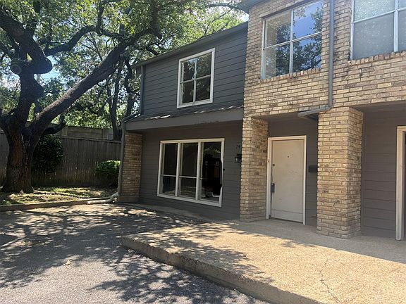 2nd image of 7456 E Northwest Hwy #125
