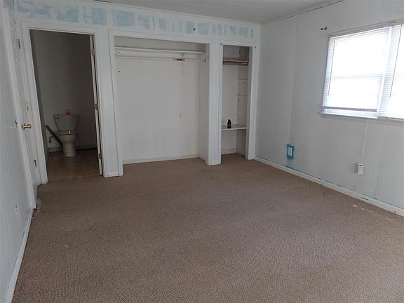 5th image of 611 W Victor St