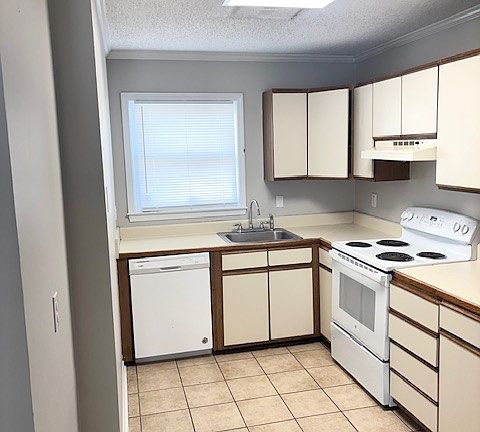 3rd image of 813 Saint Marys Dr #813
