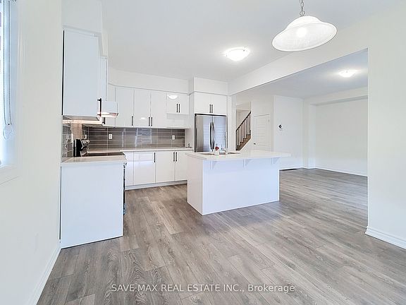 5th image of 62 Hitchman St