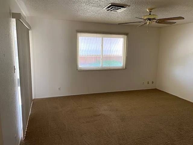 1043 Grove Ave — Photo 17