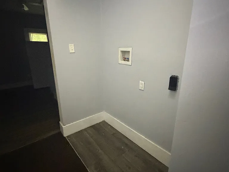 1720 Clay St — Photo 4