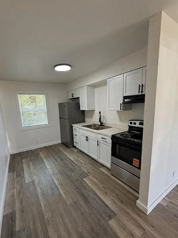 Kansas Apartments — Photo 2