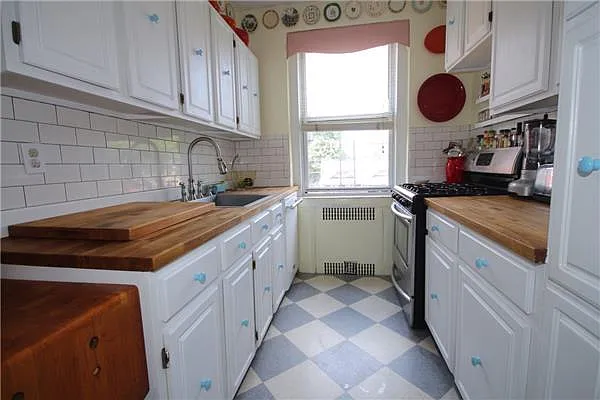 Sold by Bergen Basin Real Estate | media 31