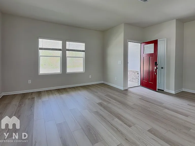 3512 Rosebush Dr — Photo 4