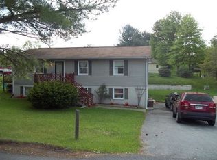 186 Rock House Rd, Lester, WV 25865