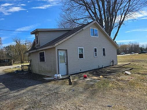 2nd image of 7380 Brockway Rd