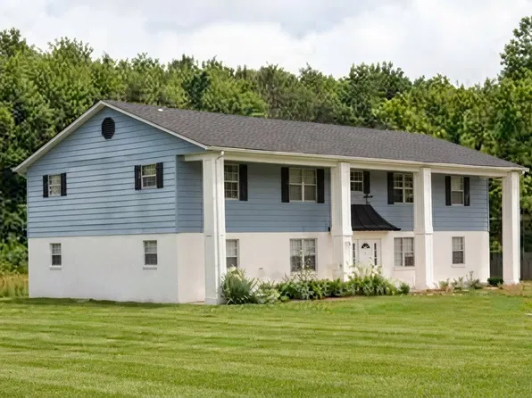 2 Estate Dr, Amelia, OH
