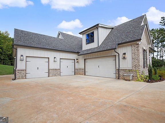 3rd image of 220 Preakness Way