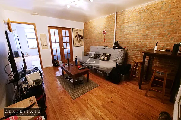 Rented by ZealEstate Group Inc | media 10