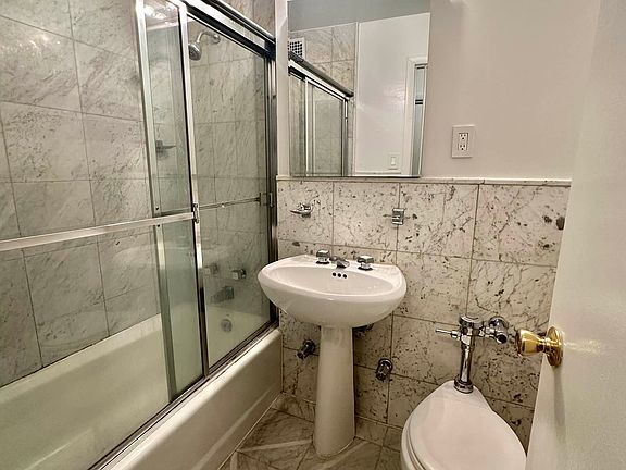 4th image of 436-442 E 81st St #2X