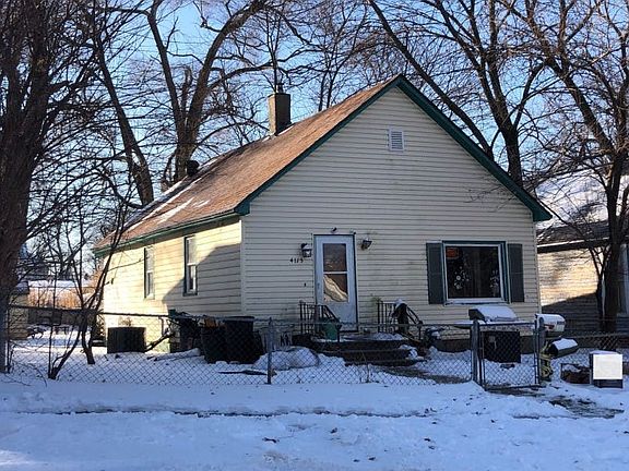3rd image of 4115 Charles St