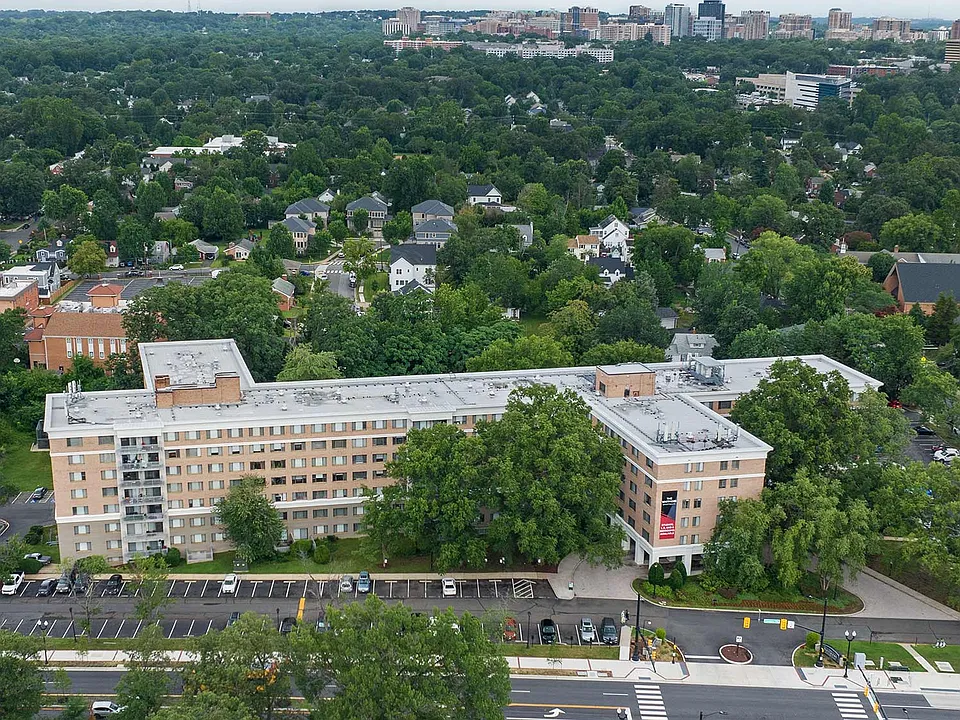 Building Photo 3