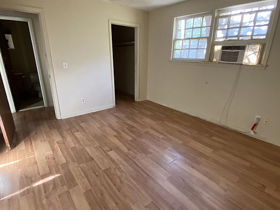 4th image of 1825 Dayton St APT B