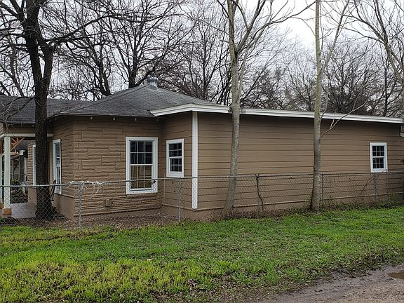 3rd image of 1202 N Center St