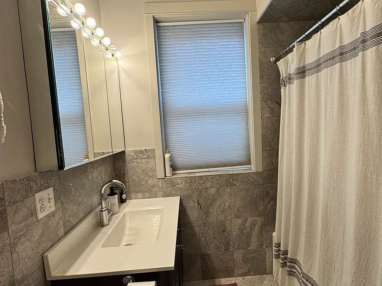 2211 W Giddings St #3 — Photo 17