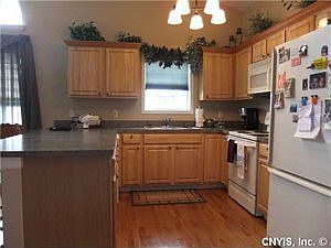 3rd image of 5079 Betsy Ross Way