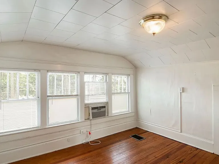 2021 Chapel Hill Rd #C — Photo 11