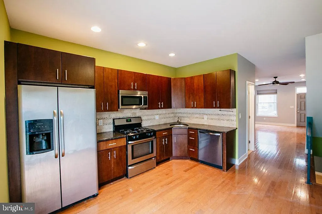 3 bed, 2.5 bath, 1763 sqft, $3,450 — Photo 2