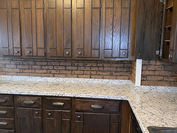 3rd image of 636 19th Ave NE