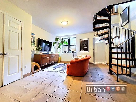 3rd image of 41 Melrose St APT 1