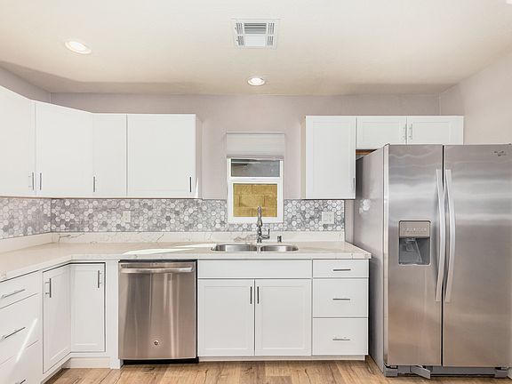 5th image of 4950 W Grovers Ave