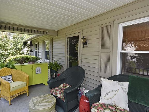 3rd image of 7 Dorchester Dr