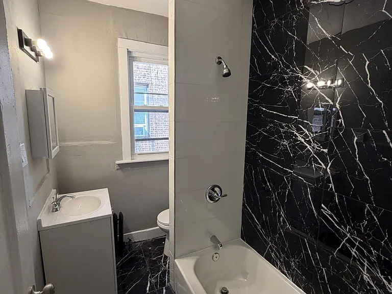 845 S 19th St #2R — Photo 4