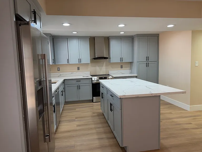 7477 Ullom Dr — Photo 3