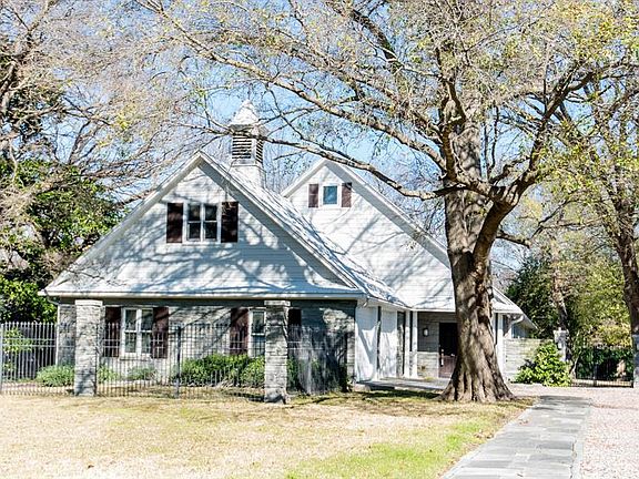 2nd image of 605 Mills Pl