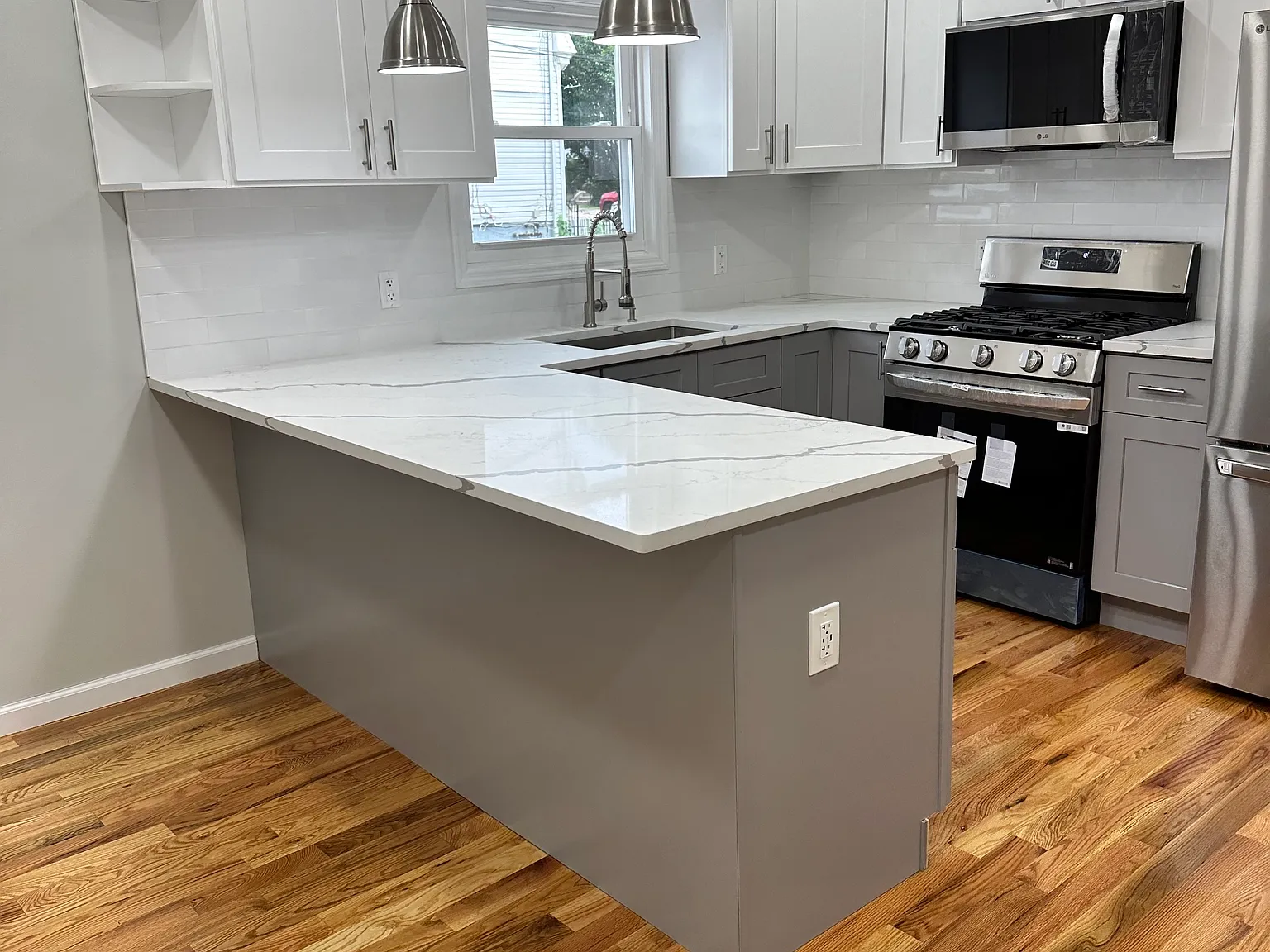 4 bed, 1300 sqft, $2,850 — Photo 1