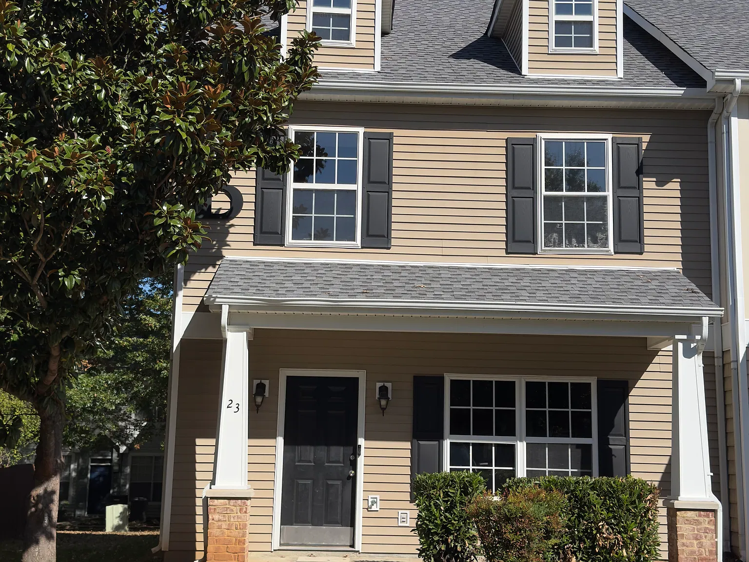 2 bed, 2.5 bath, 1496 sqft, $1,650 — Photo 2