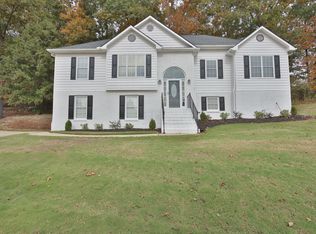 2555 Misty Hollow Ln, Cumming, GA 30040