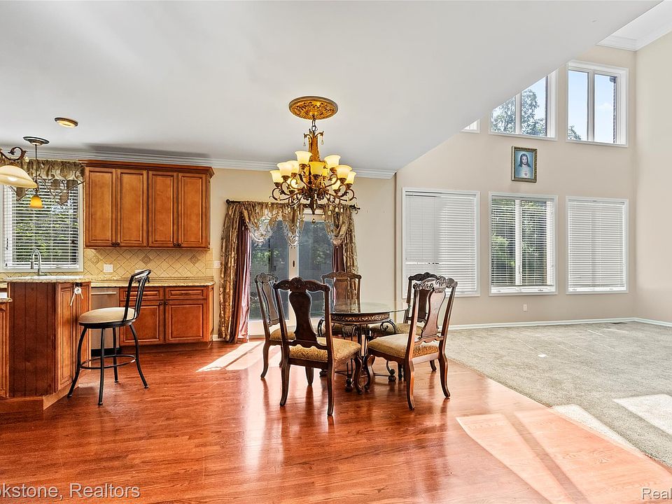 2115 Aldwin Dr, photo 17