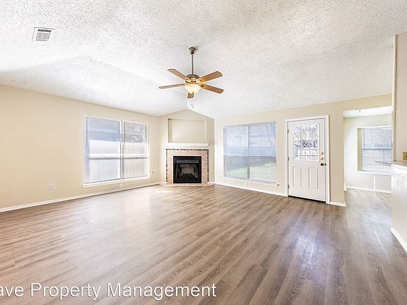 4th image of 601 Eaglecreek Dr