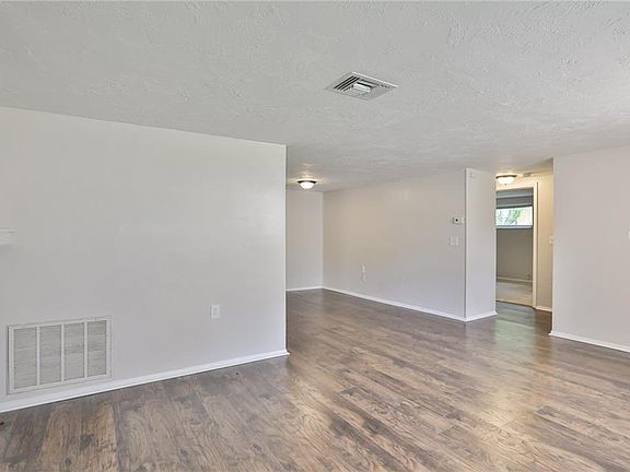 5th image of 5626 Berlin Dr