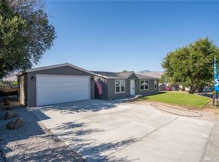 875 Garden Plz, East Wenatchee, WA 98802