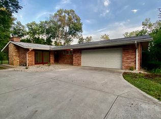 8362 Kenwood Rd, Cincinnati, OH 45236