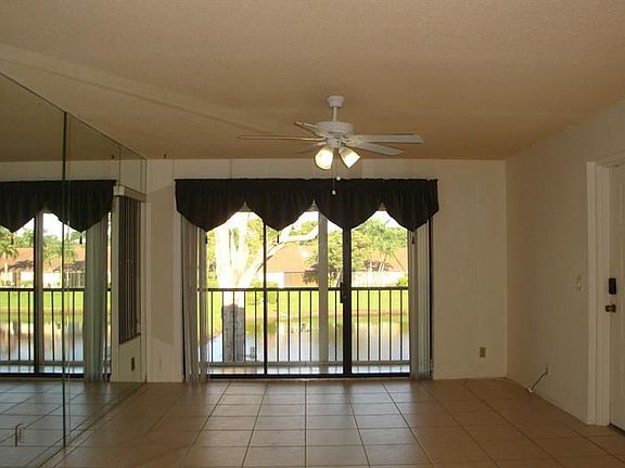 4th image of 724 Sunny Pine Way APT F2