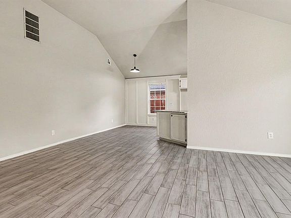 5th image of 1161 McConnell Dr