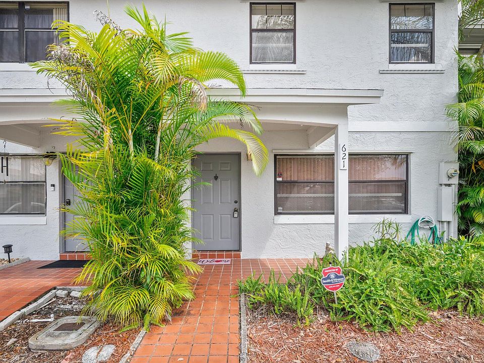 1st image of 621 NW 105th Way