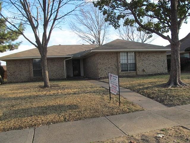 1st image of 902 Torrance Dr