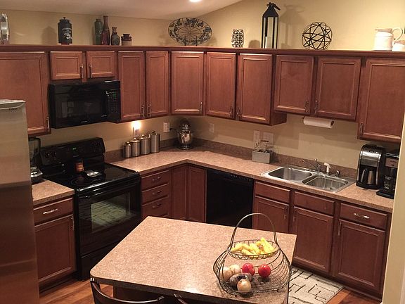 3rd image of 1330 Russell Springs Dr