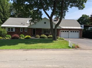 2965 Holly Hl, Niskayuna, NY 12309