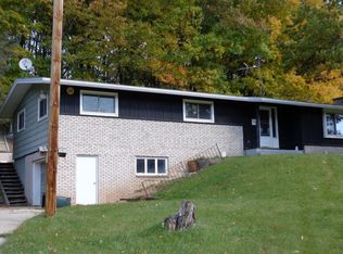 1400 Park Hill Dr, Gresham, WI 54128