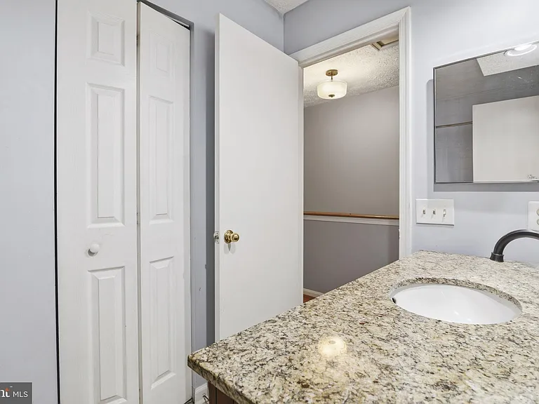 4330 Gilmer Ct — Photo 15