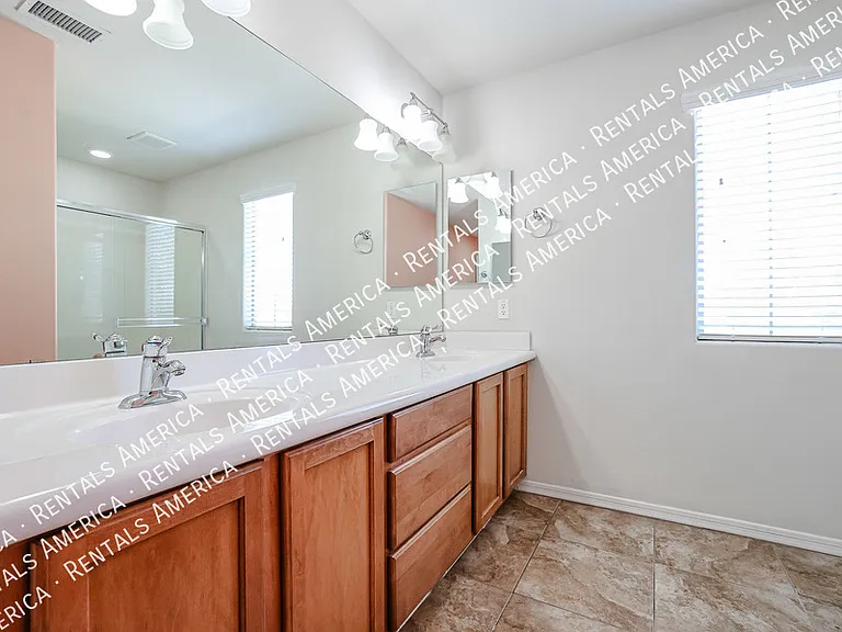 2127 W Monte Cristo Ave — Photo 30